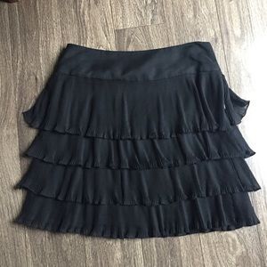 Loft Petite Ruffled Black mini skirt / 4P